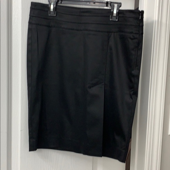 New PRICE $$$$ Marciano career satin skirt - Picture 2 of 5